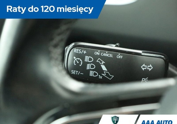 Skoda Octavia cena 28000 przebieg: 270718, rok produkcji 2015 z Pińczów małe 211